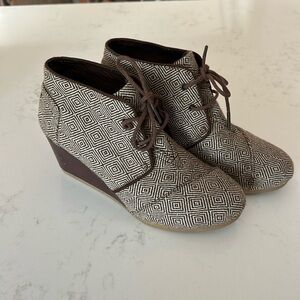 Toms w8.5 booties. - few discolorations in heal. See pics. Really good condition